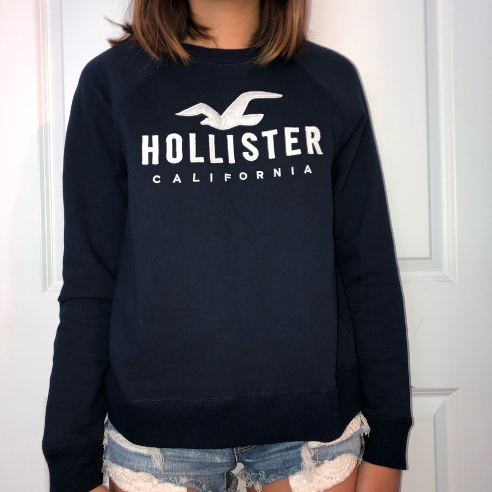 NWOT Hollister Navy Crewneck Sweatshirt